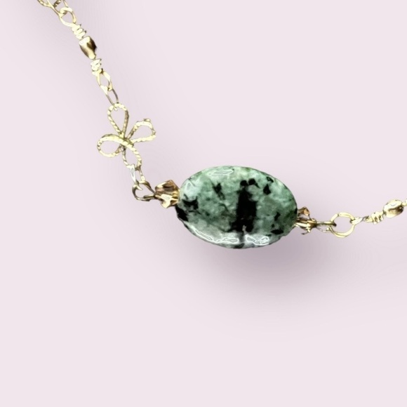 Jade vintage necklace 11.5” - Picture 2 of 7